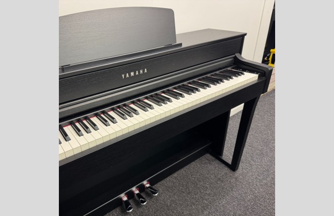 Yamaha CLP635 Digital Piano | Black Walnut Finish | UK Delivery In Days | Warranty | P/X | Finance Options | Includes Stool, Headphones | Used | Serial Number BCXJ01034 - Image 8
